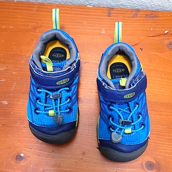 KEEN KIDS CHANDLER CNX BRILLIANT  BLUE/BLUE DEPTHS SHOES SIZE 8 - Picture 1 of 8
